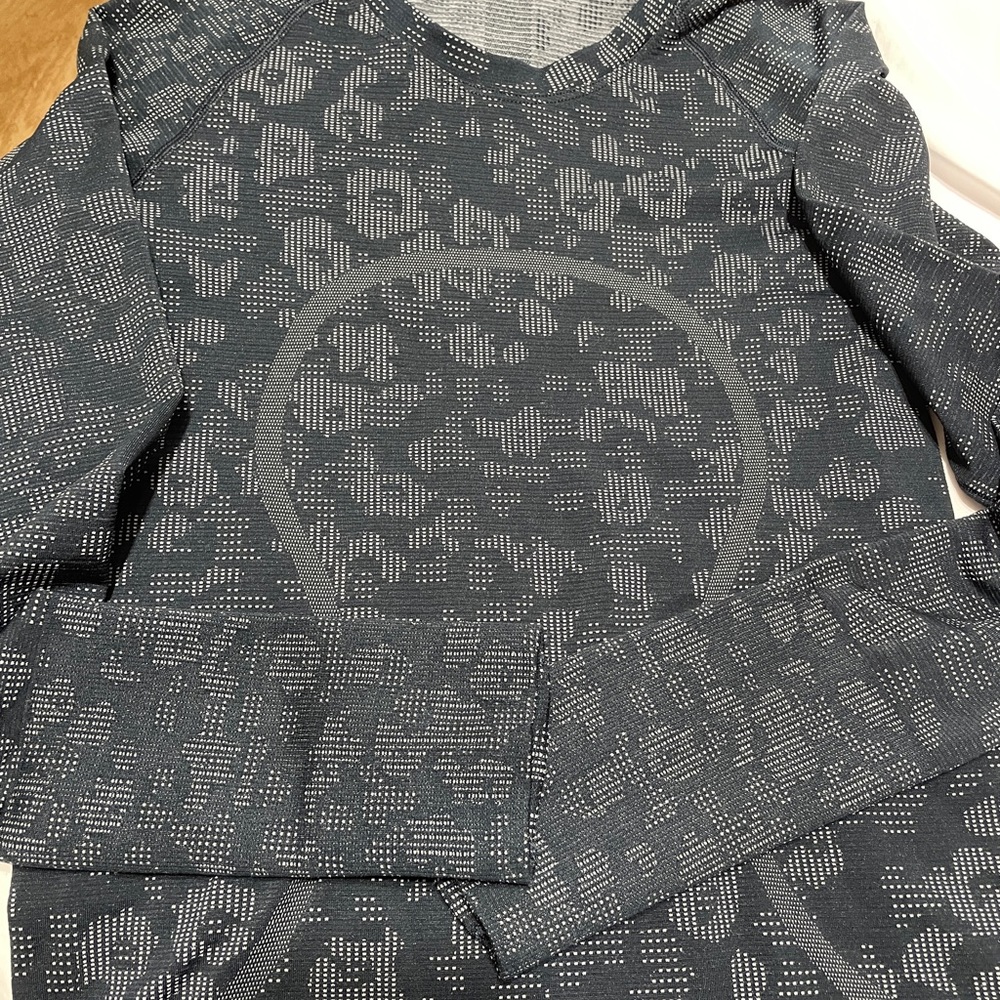 Lululemon Swift Tech Long Sleeve - image 2